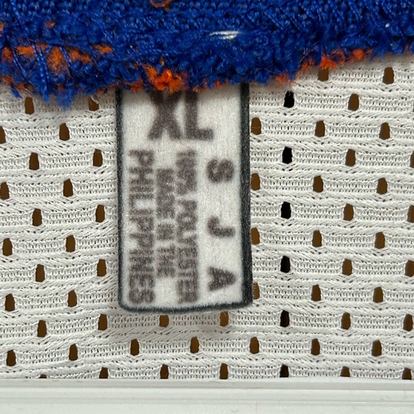 NY Knicks jersey autographed with COA certified by *JSA*  signature is authentic - Picture 8 of 15